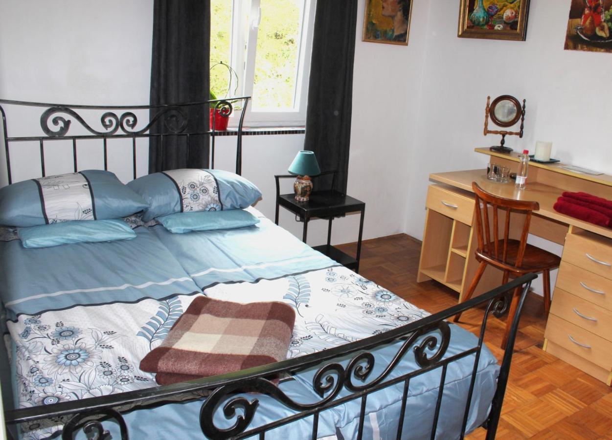 Appartement Art House Tufi à Bistrica ob Sotli Extérieur photo