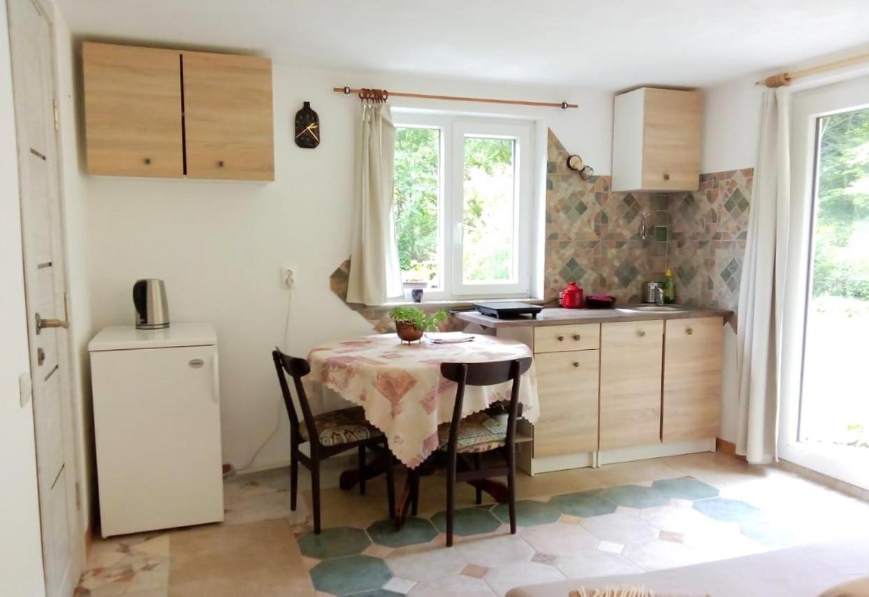 Appartement Art House Tufi à Bistrica ob Sotli Extérieur photo