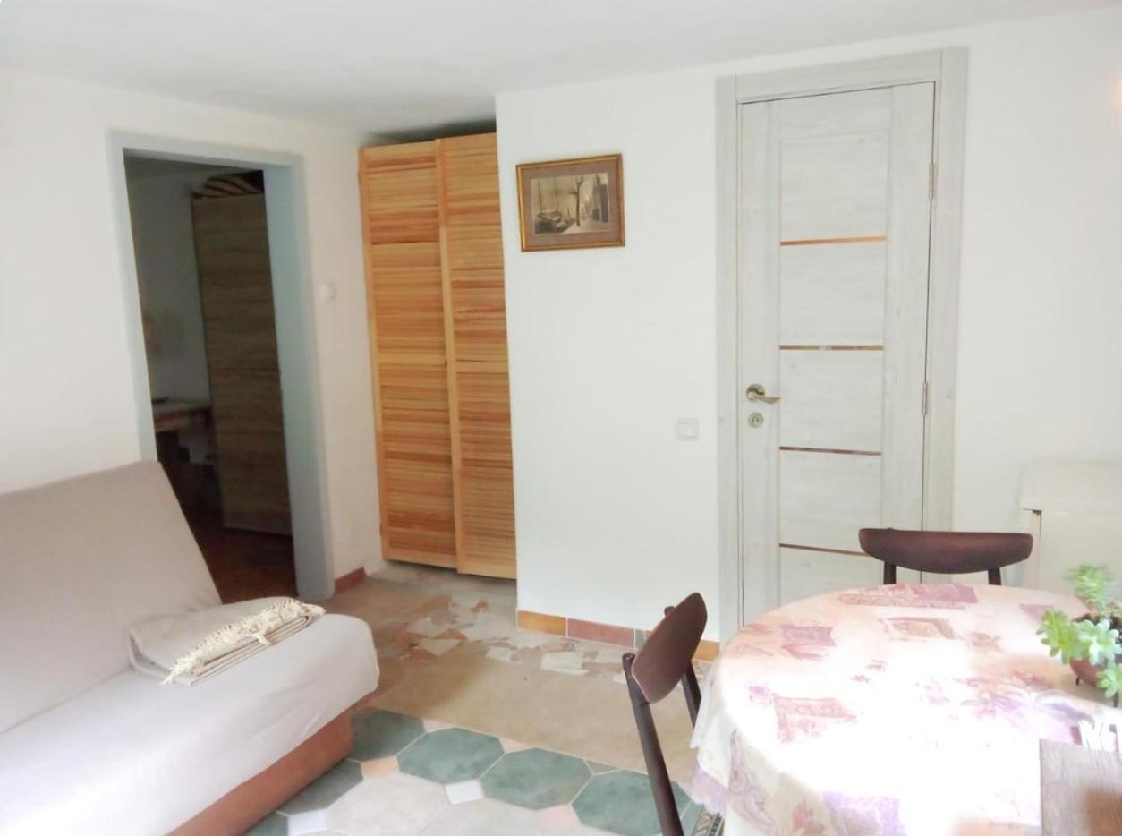 Appartement Art House Tufi à Bistrica ob Sotli Extérieur photo